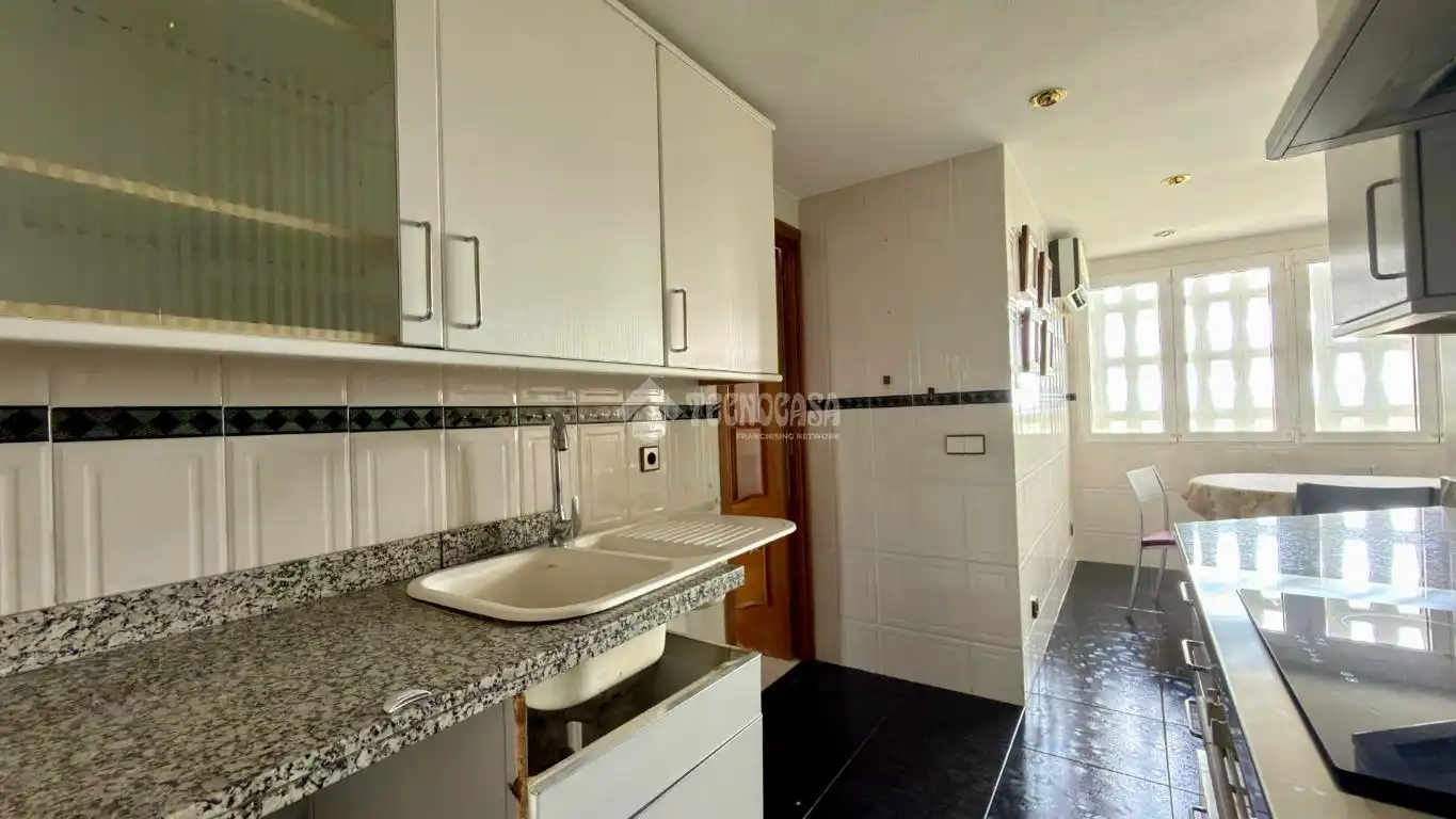 Cocina de Piso en venta en Madrid con Calefacción y Terraza