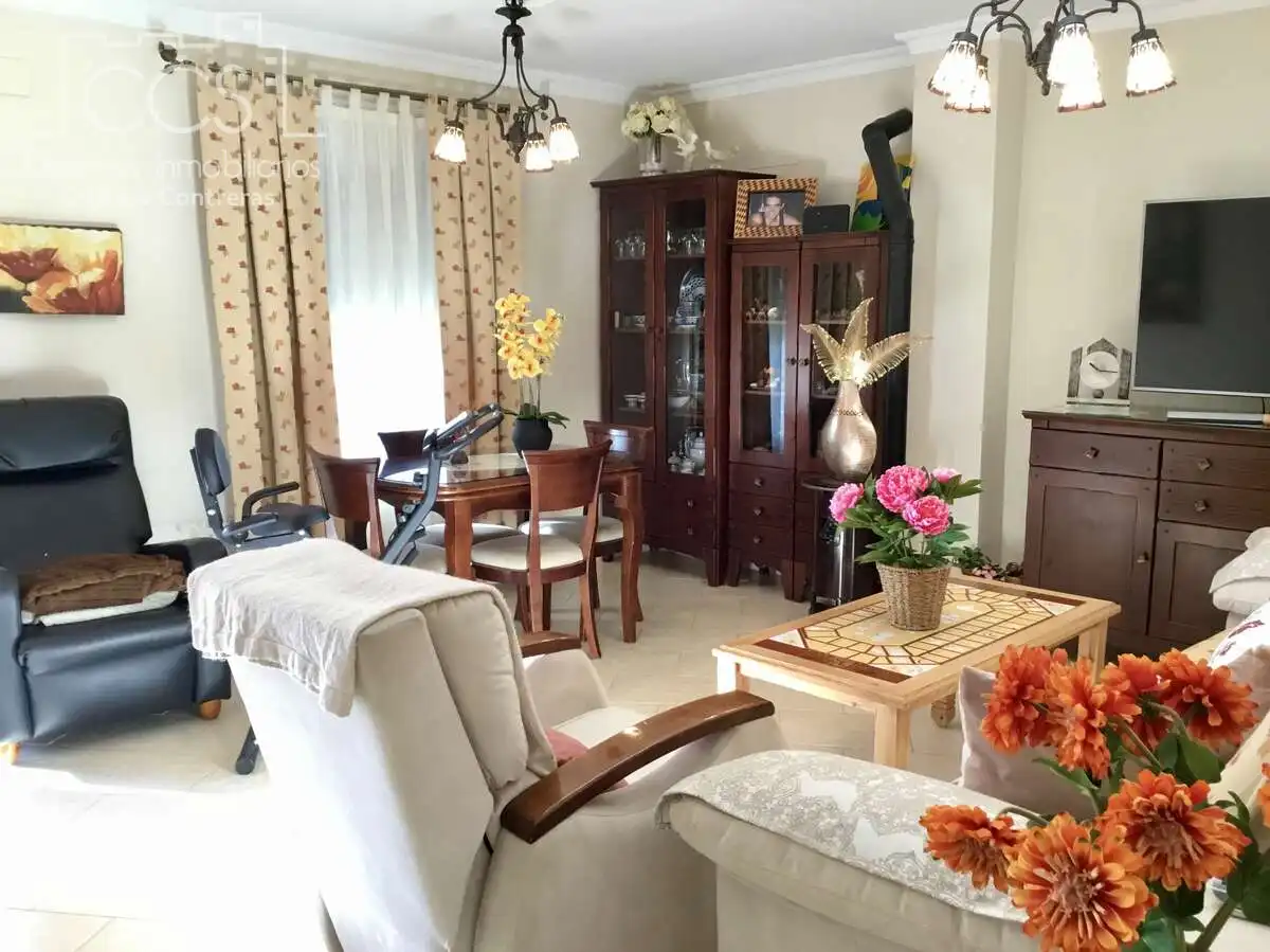Sala d'estar de Casa o xalet en venda en Sevilla amb Aire condicionat, Traster i Piscina
