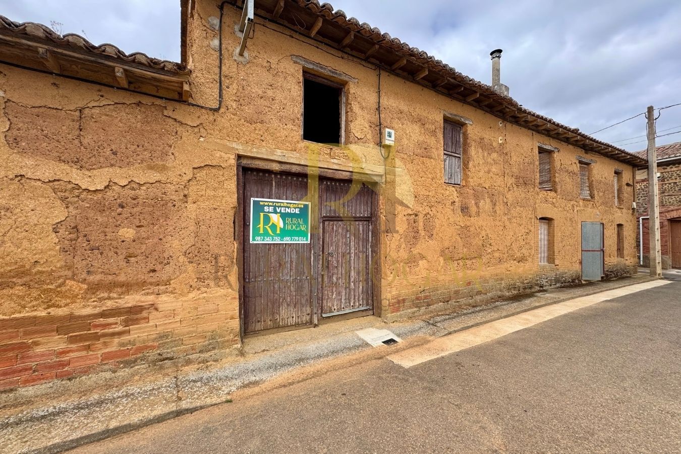 Vista exterior de Casa o xalet en venda en Castrotierra de Valmadrigal amb Jardí privat