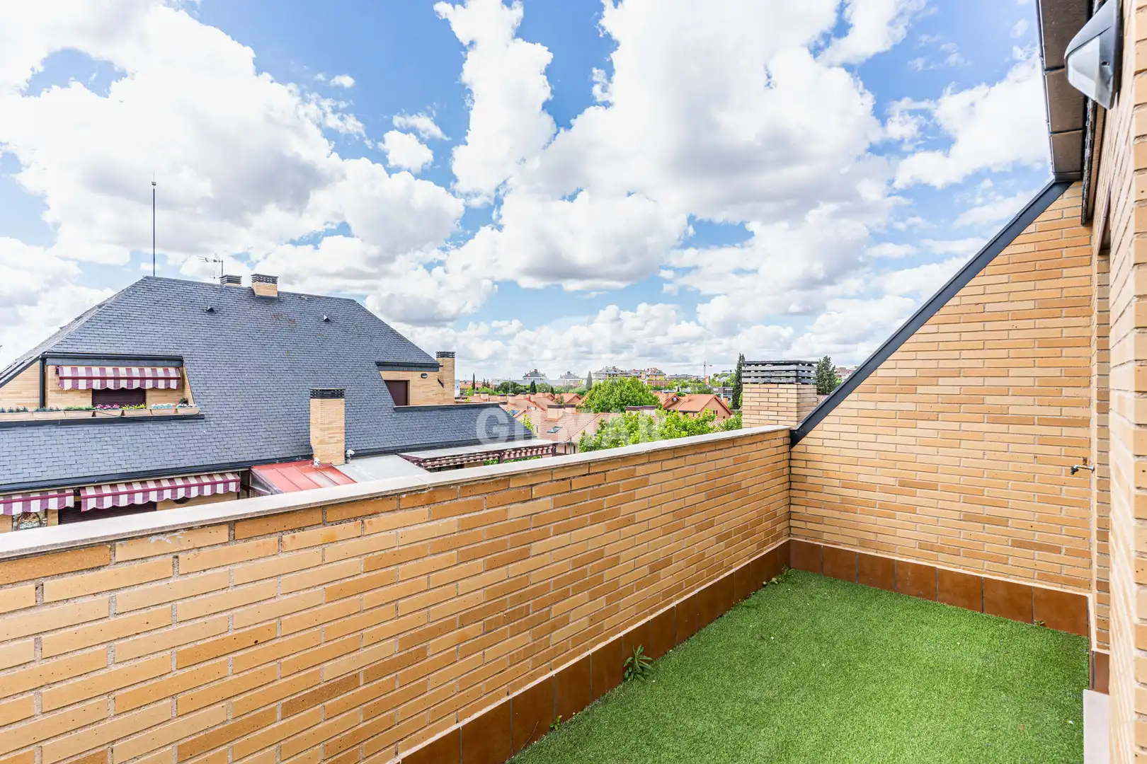 Terrasse von Maisonette zum Verkauf in Boadilla del Monte mit Heizung, Abstellraum und Schwimmbad