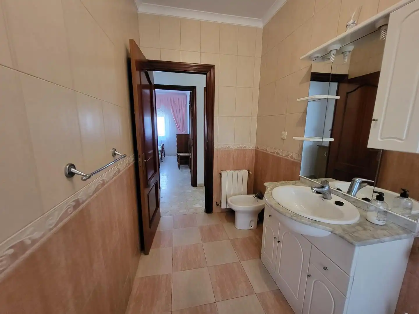Bany de Casa o xalet en venda en Sisante amb Calefacció, Terrassa i Moblat