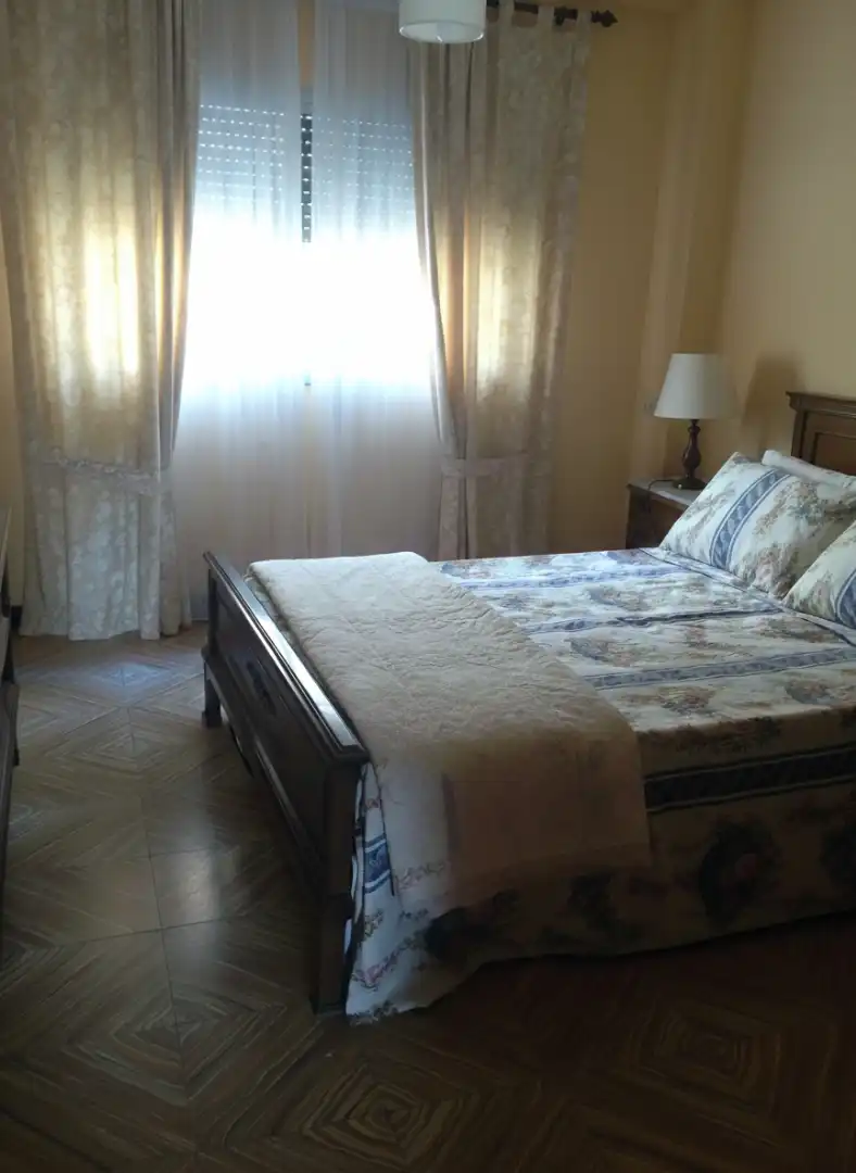 Dormitori de Casa o xalet en venda en Zaragoza amb Calefacció