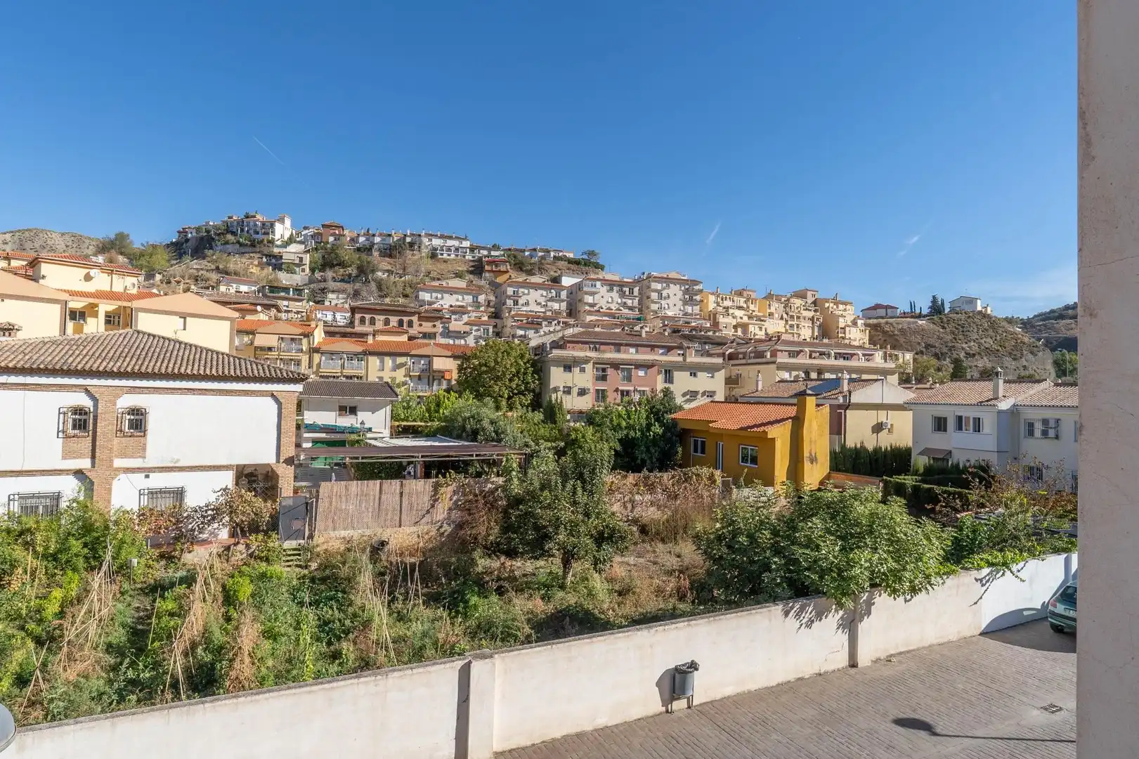 Vista exterior de Casa adosada en venta en Cenes de la Vega con Aire acondicionado, Calefacción y Jardín privado