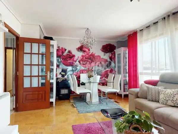 Sala de estar de Piso en venta en Vigo  con Calefacción, Parquet y Trastero