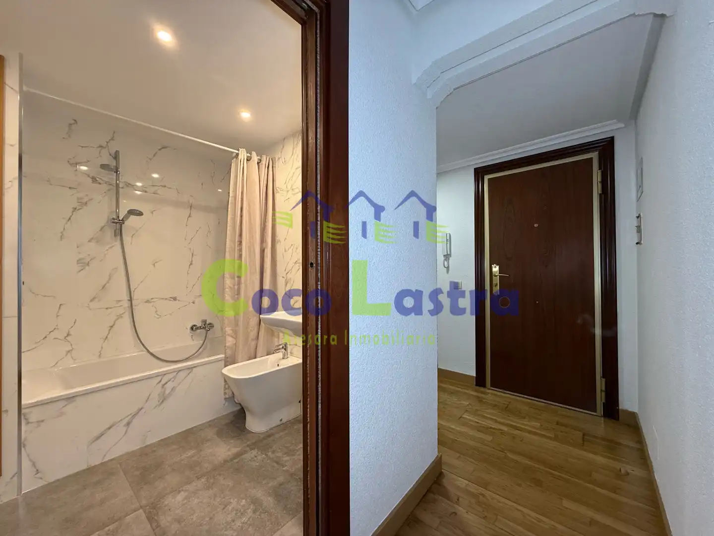 Badezimmer von Wohnung zum Verkauf in Salamanca mit Heizung, Parkett und Abstellraum