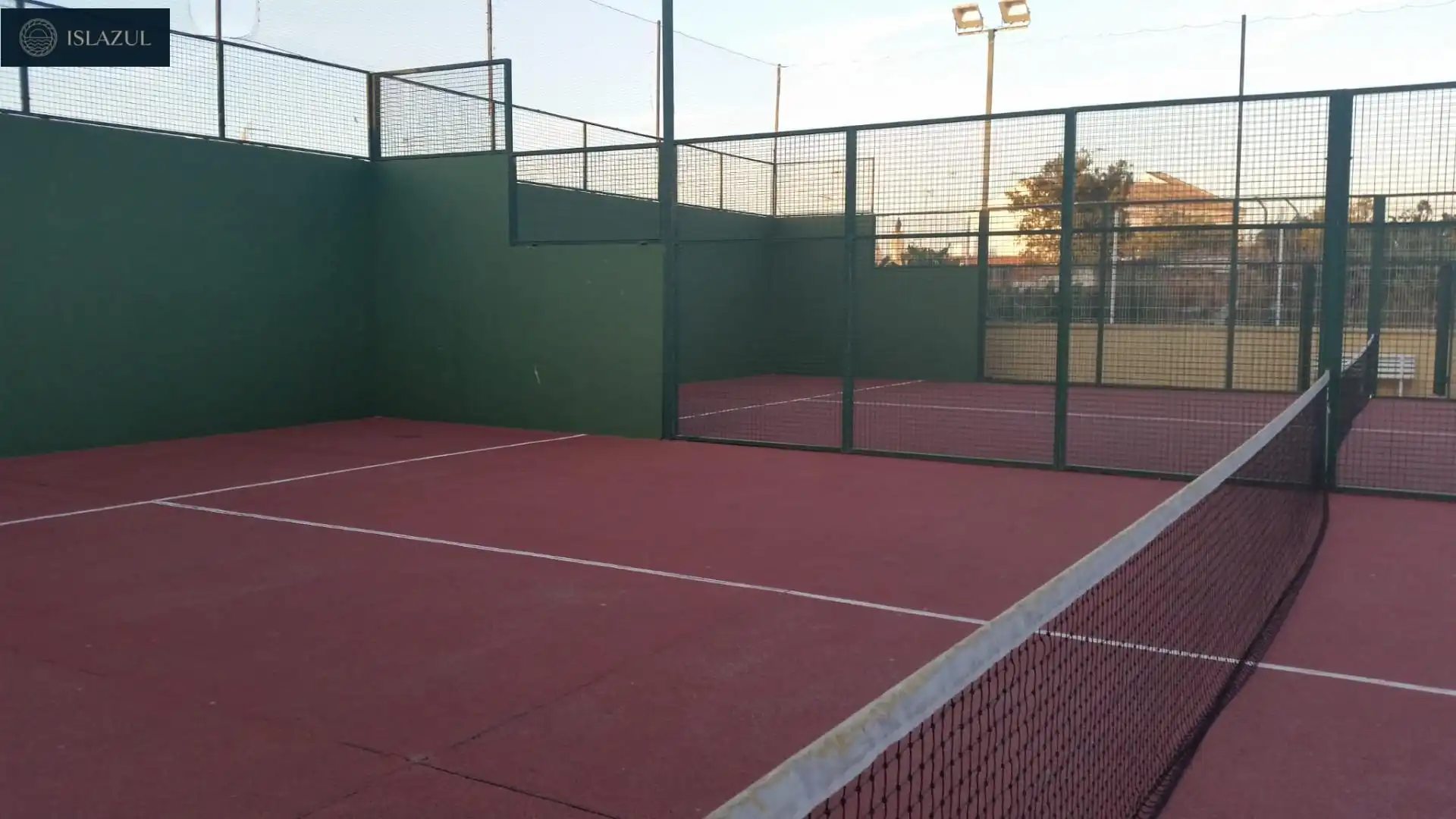 Terrassa de Casa adosada en venda en Isla Cristina amb Jardí privat, Terrassa i Moblat