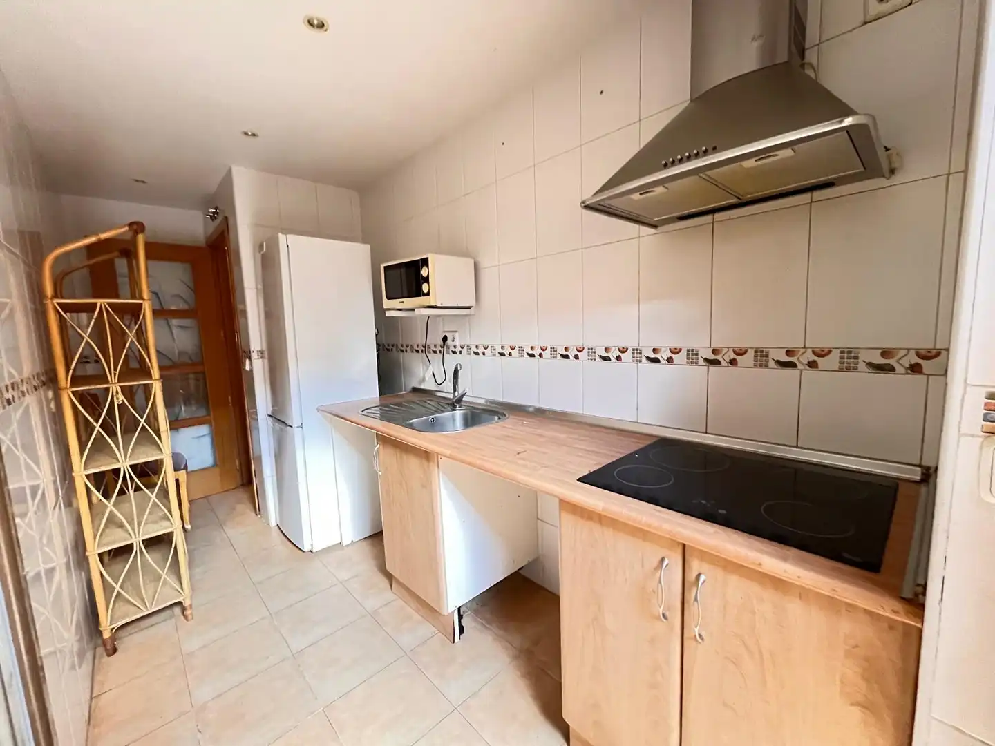 Küche von Wohnung zum Verkauf in Los Navalmorales mit Klimaanlage und Heizung
