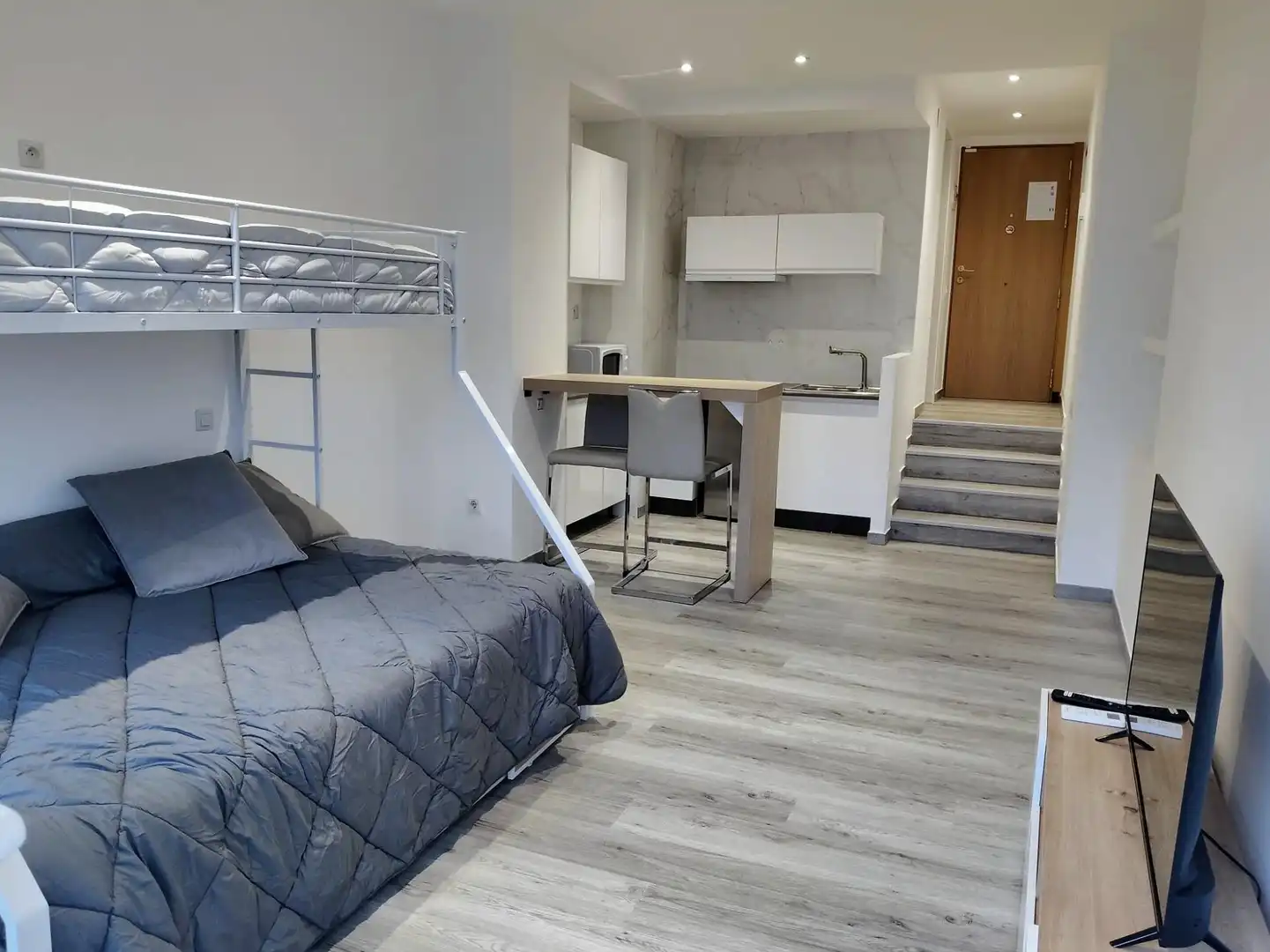 Schlafzimmer von Loft zum Verkauf in Roses mit Klimaanlage, Terrasse und Möbliert