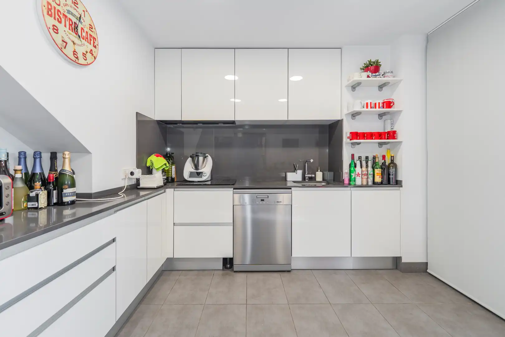 Küche von Maisonette zum Verkauf in Fuente del Fresno mit Klimaanlage, Heizung und Abstellraum