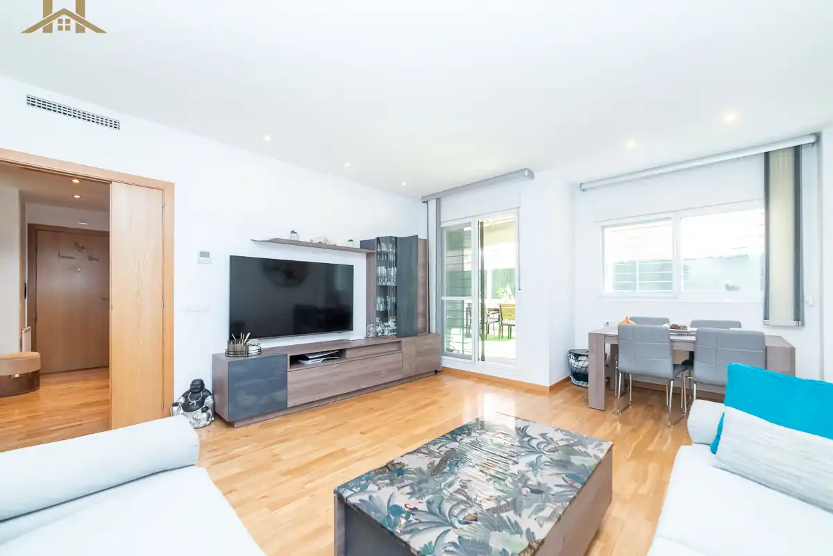 Sala de estar de Piso en venta en Arroyomolinos (Madrid) con Calefacción, Jardín privado y Terraza