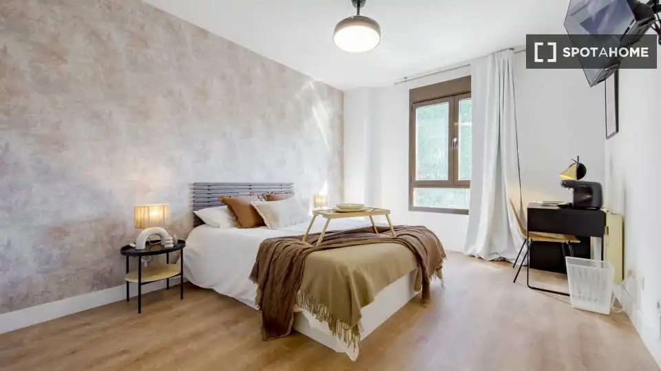 Bedroom of Flat for rent in Madrid  with Air Conditioner, Heating and Furnished