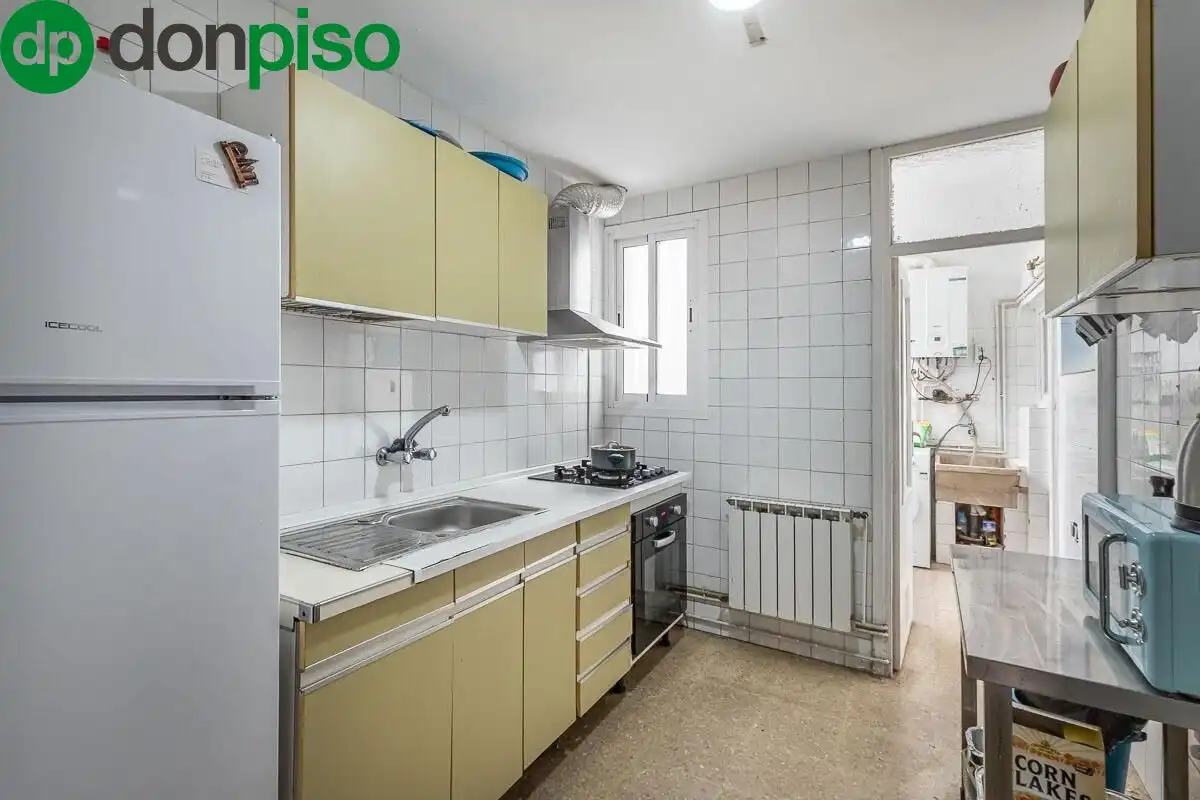 Kitchen of Flat for sale in Granada  with Heating and Balcony