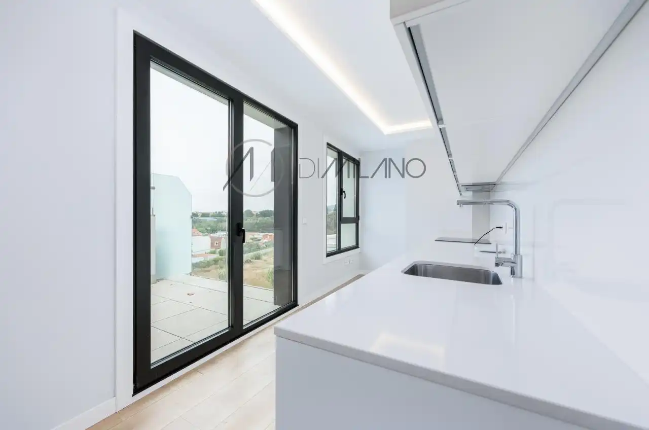 Cocina de Ático en venta en Vigo  con Calefacción, Terraza y Piscina