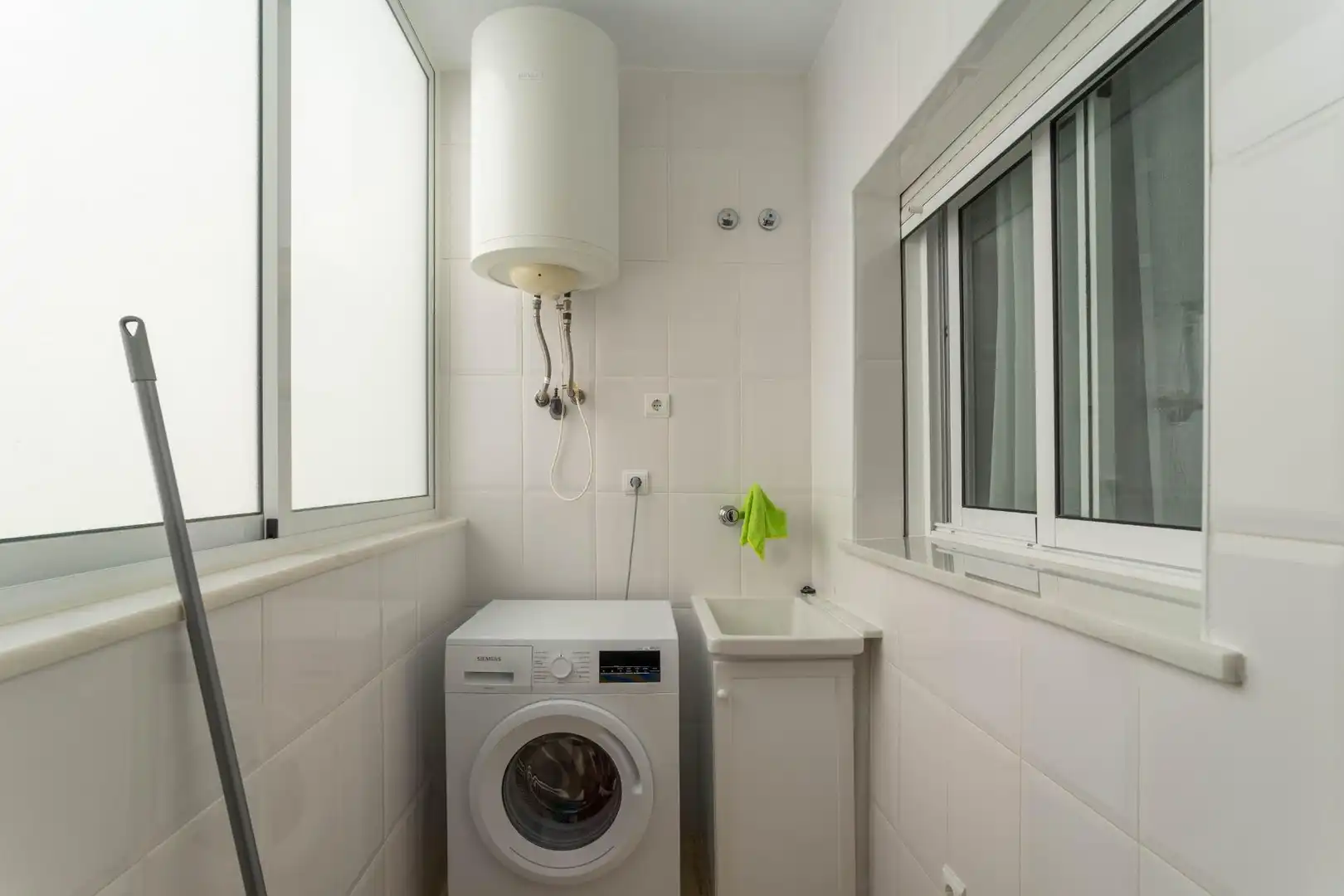 Bathroom of Flat for rent in Alhaurín El Grande  with Air Conditioner, Heating and Furnished