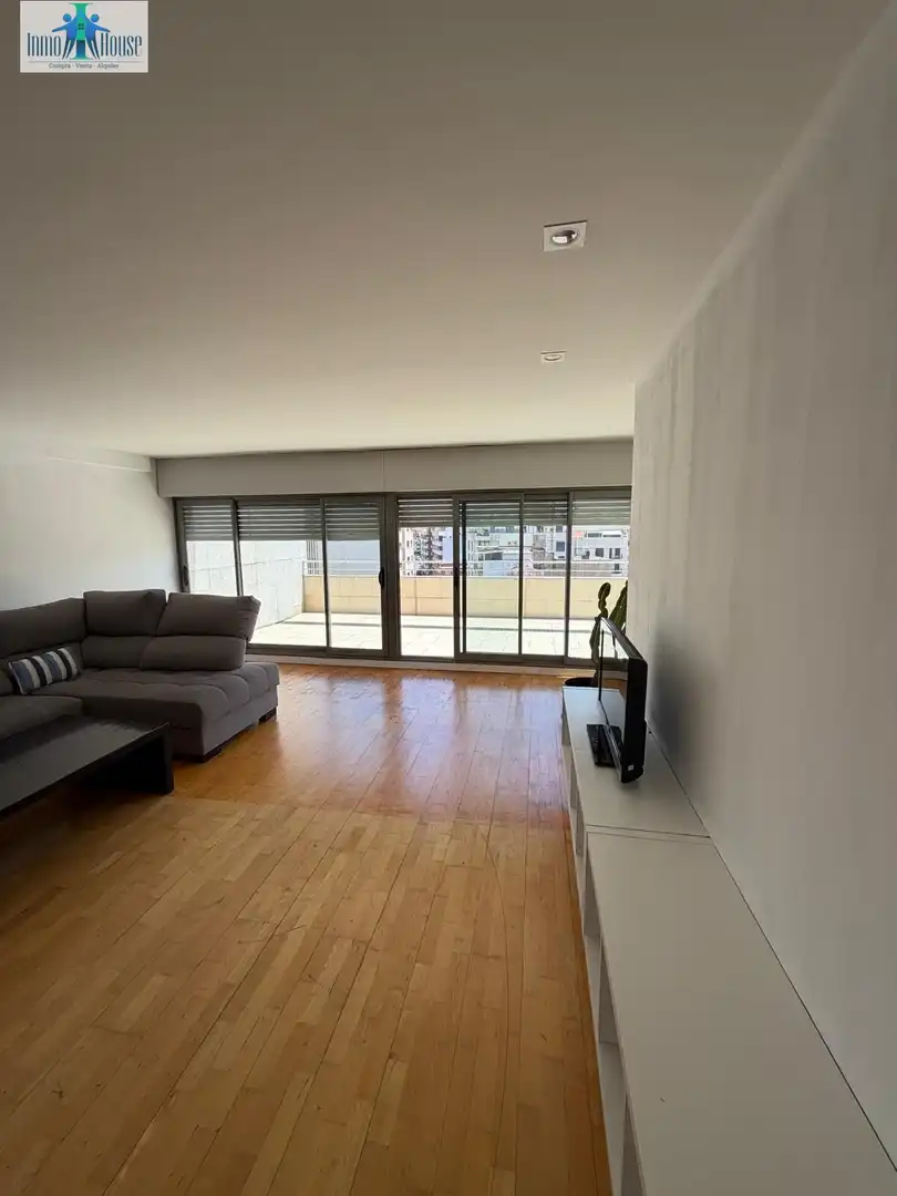 Living room of Attic for rent in Albacete  with Air Conditioner, Heating and Parquet flooring