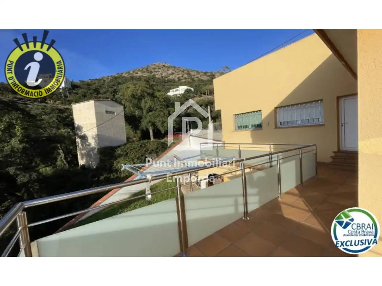 Vista exterior de Casa o xalet en venda en Roses amb Aire condicionat, Jardí privat i Terrassa