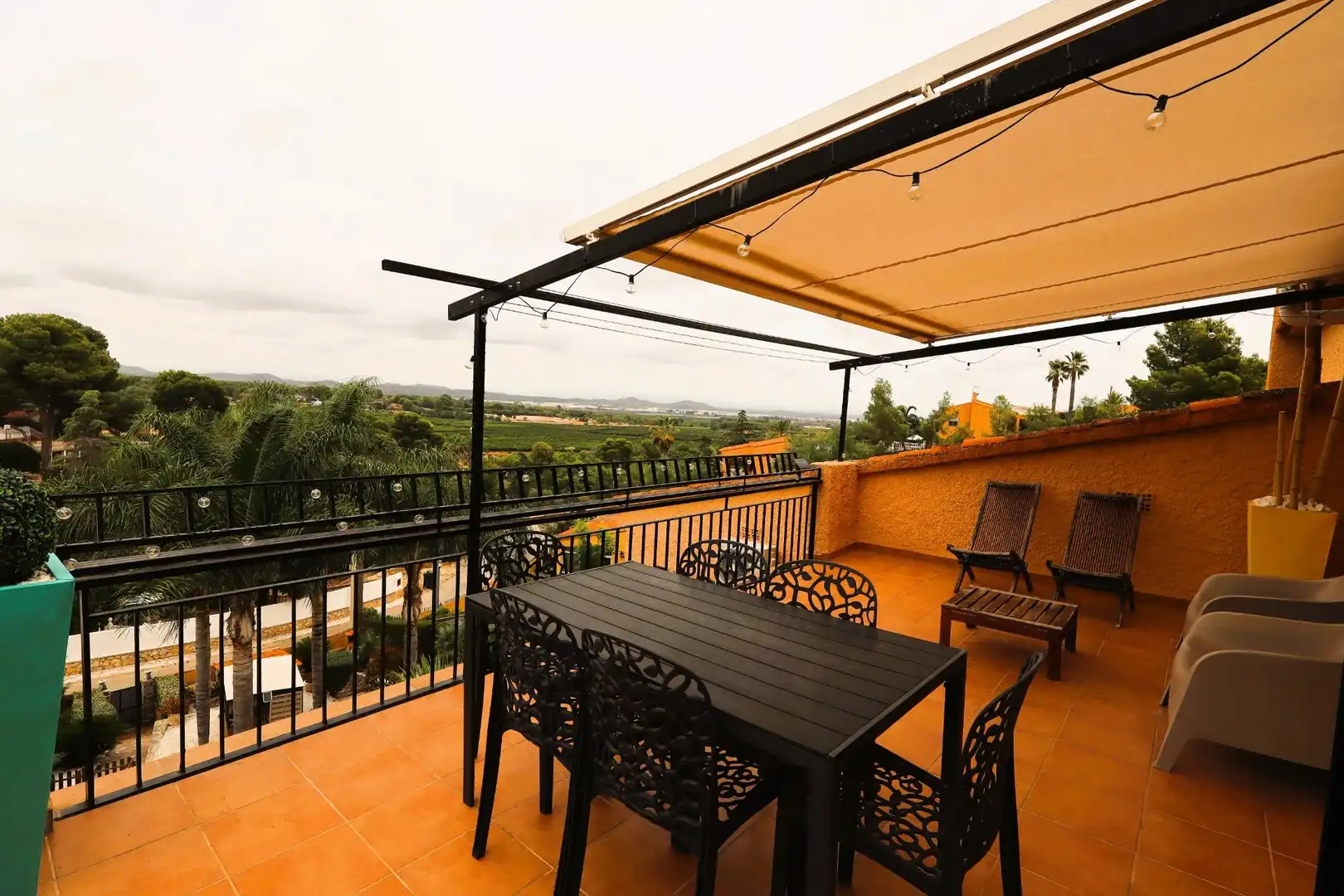Chalet con piscina en venta en Calle PINOS, imagen 4