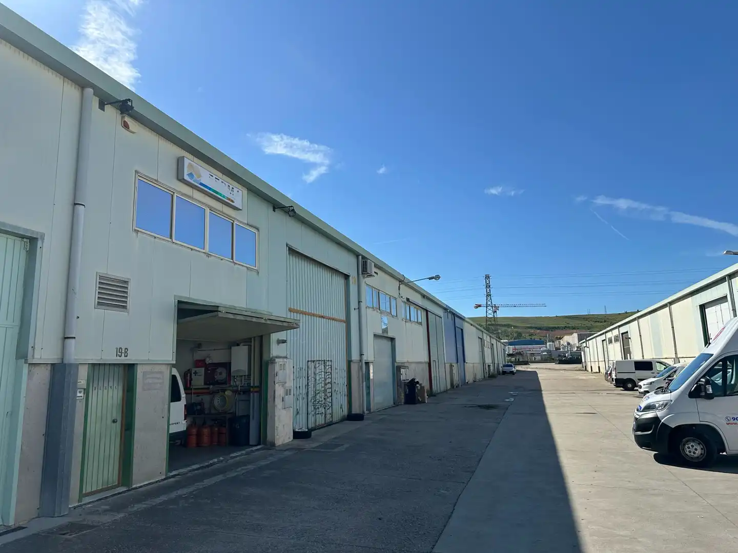 Vista exterior de Nau industrial en venda en Burgos amb Calefacció