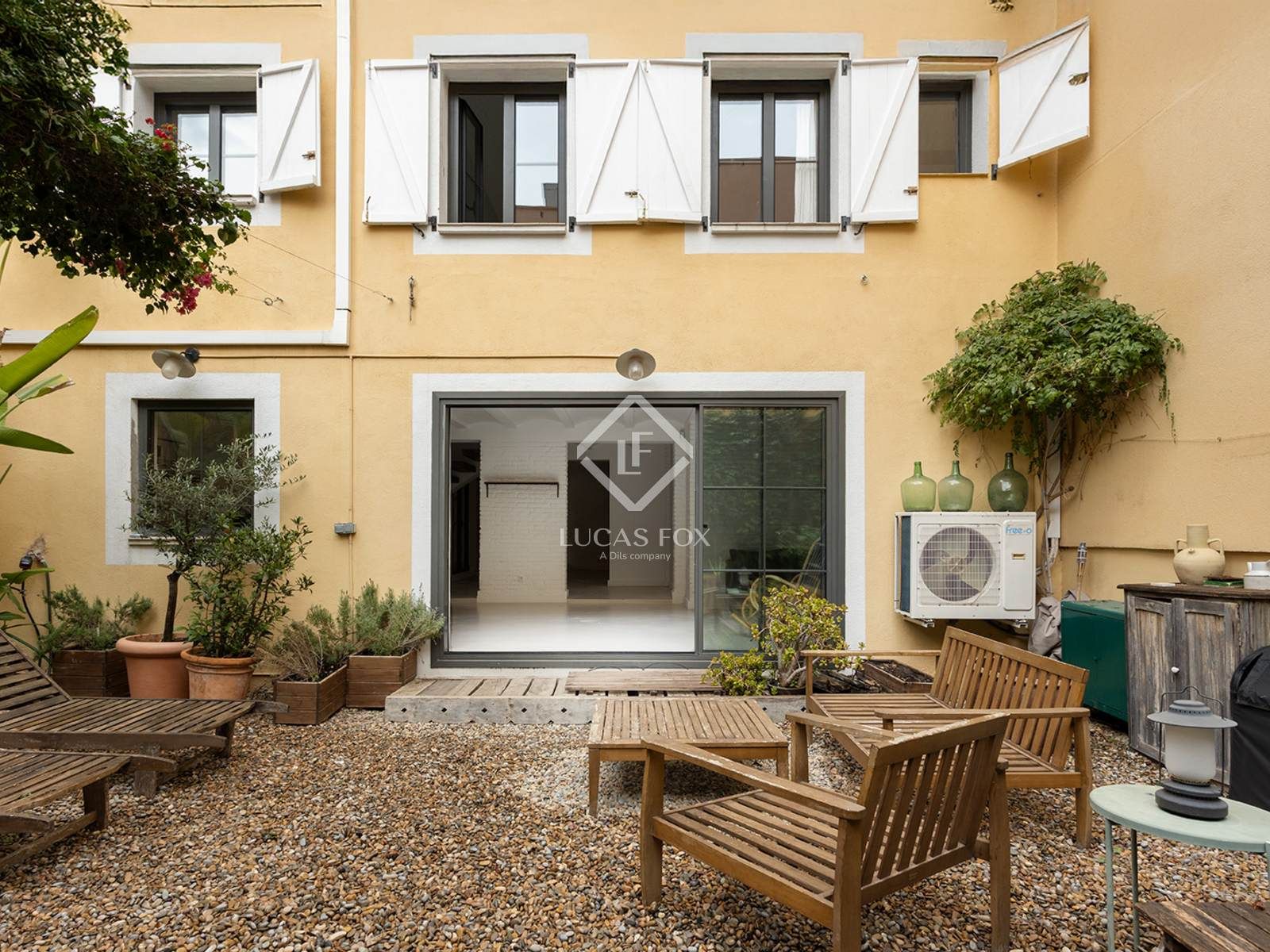 Terrace of Flat for sale in  Barcelona Capital  with Air Conditioner, Heating and Private garden