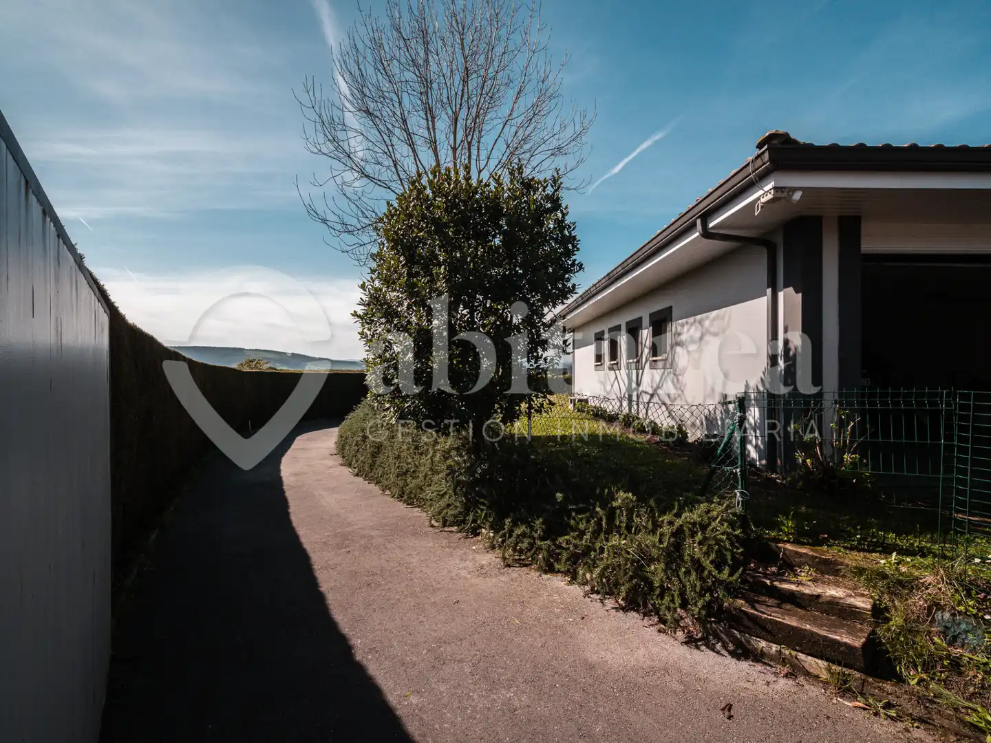 Vista exterior de Casa o chalet en venta en Piélagos con Calefacción, Jardín privado y Parquet