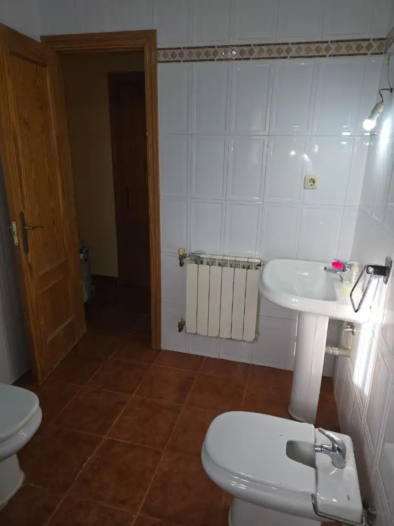 Bathroom of Houses for sale in Escalona  with Heating, Private garden and Terrace
