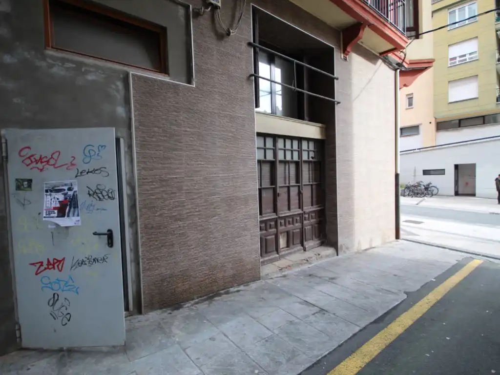 Local comercial en venta en Calle Arrandegi