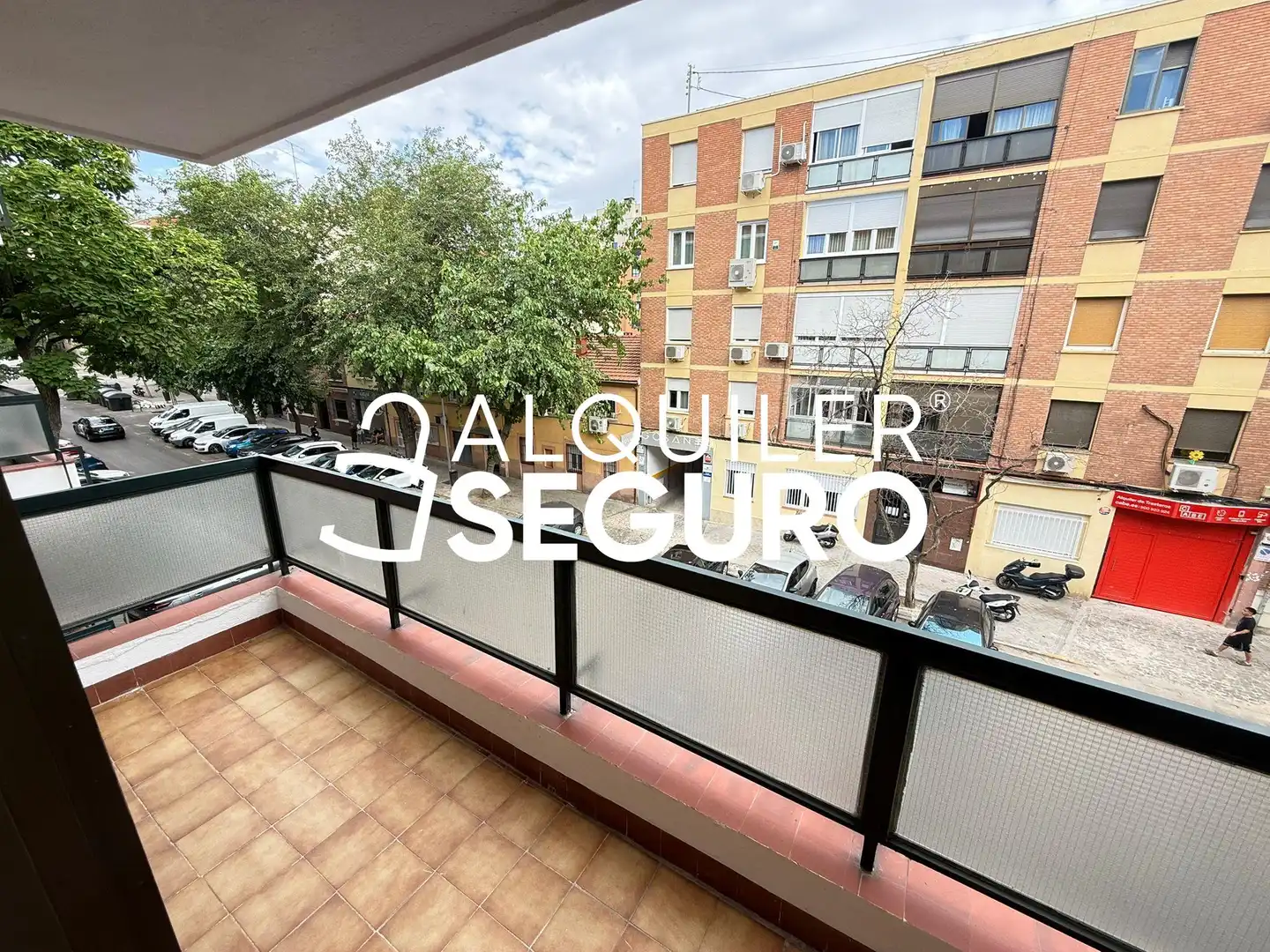 Außenansicht von Wohnung zur Miete in Madrid mit Klimaanlage, Heizung und Terrasse
