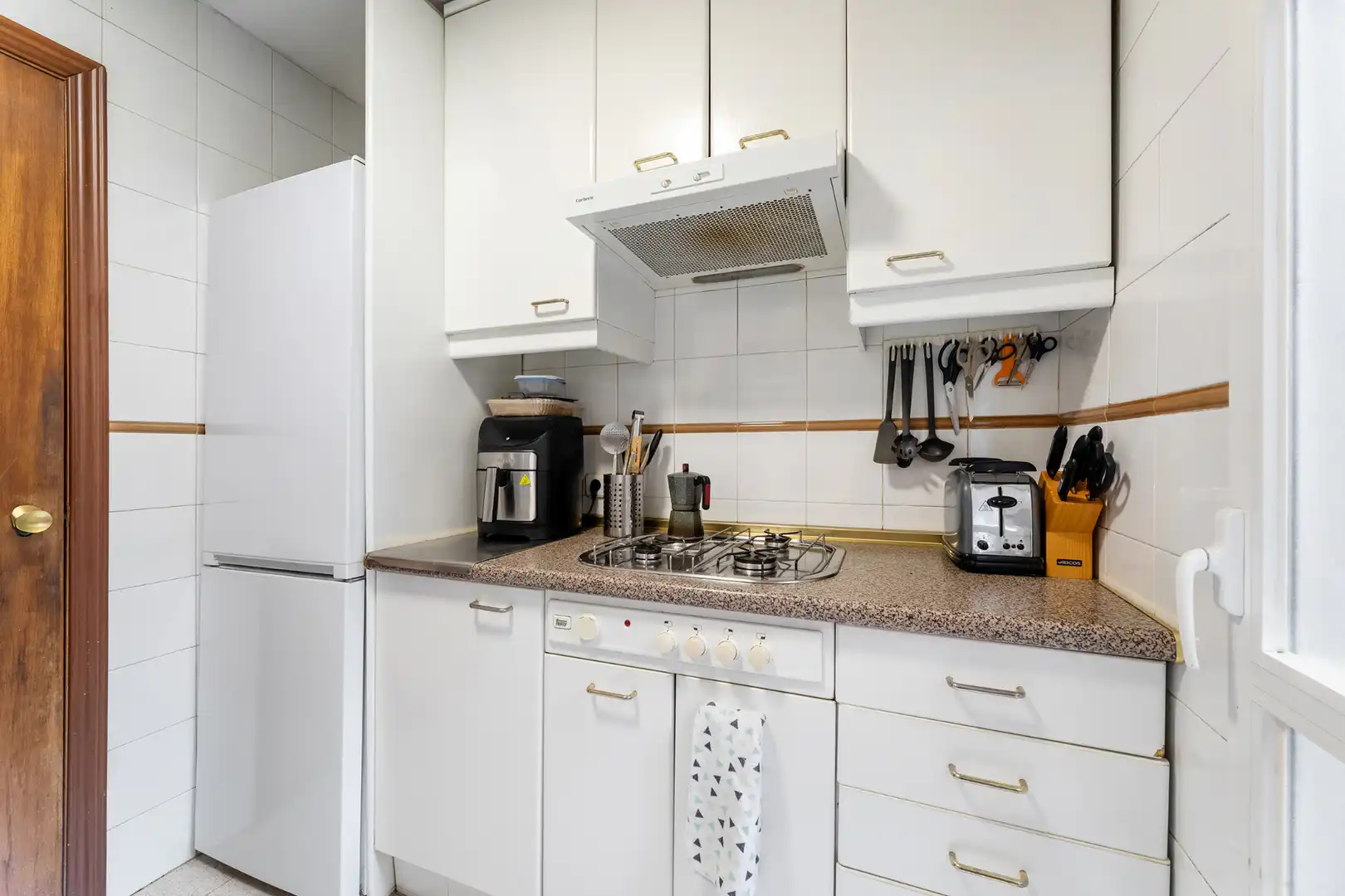 Cocina de Casa adosada en venta en Pozuelo de Alarcón con Aire acondicionado, Calefacción y Jardín privado