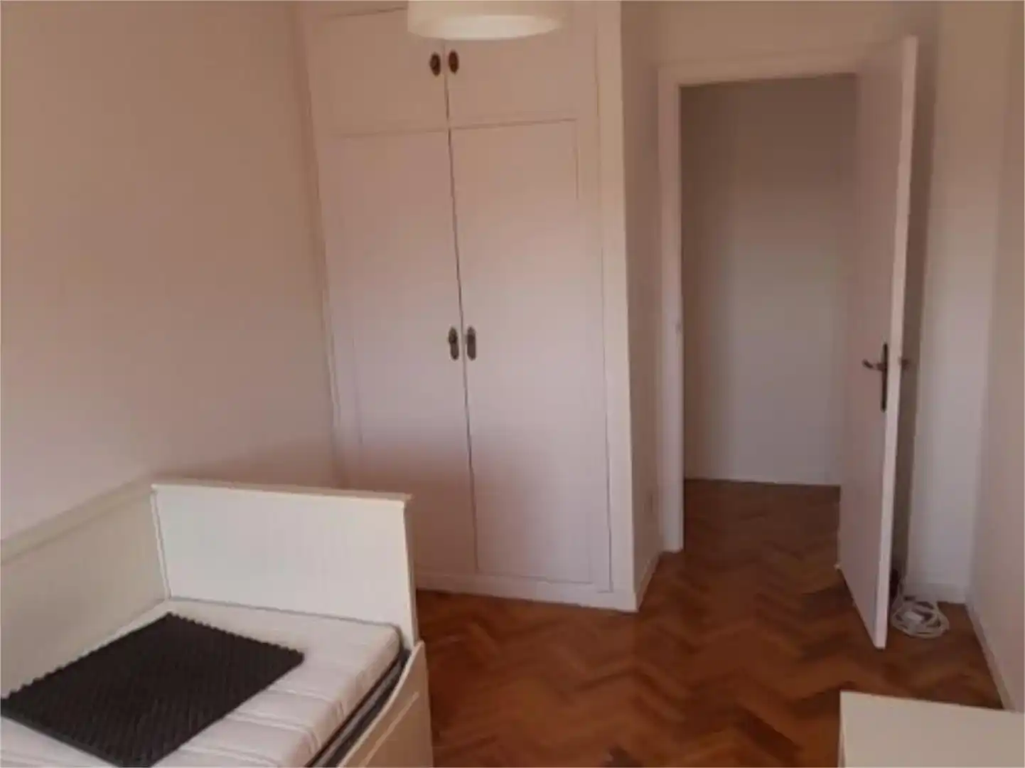 Schlafzimmer von Wohnung zur Miete in  Madrid Capital