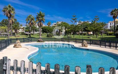 Vista exterior de Pis en venda en Zahara de los Atunes amb Piscina comunitària