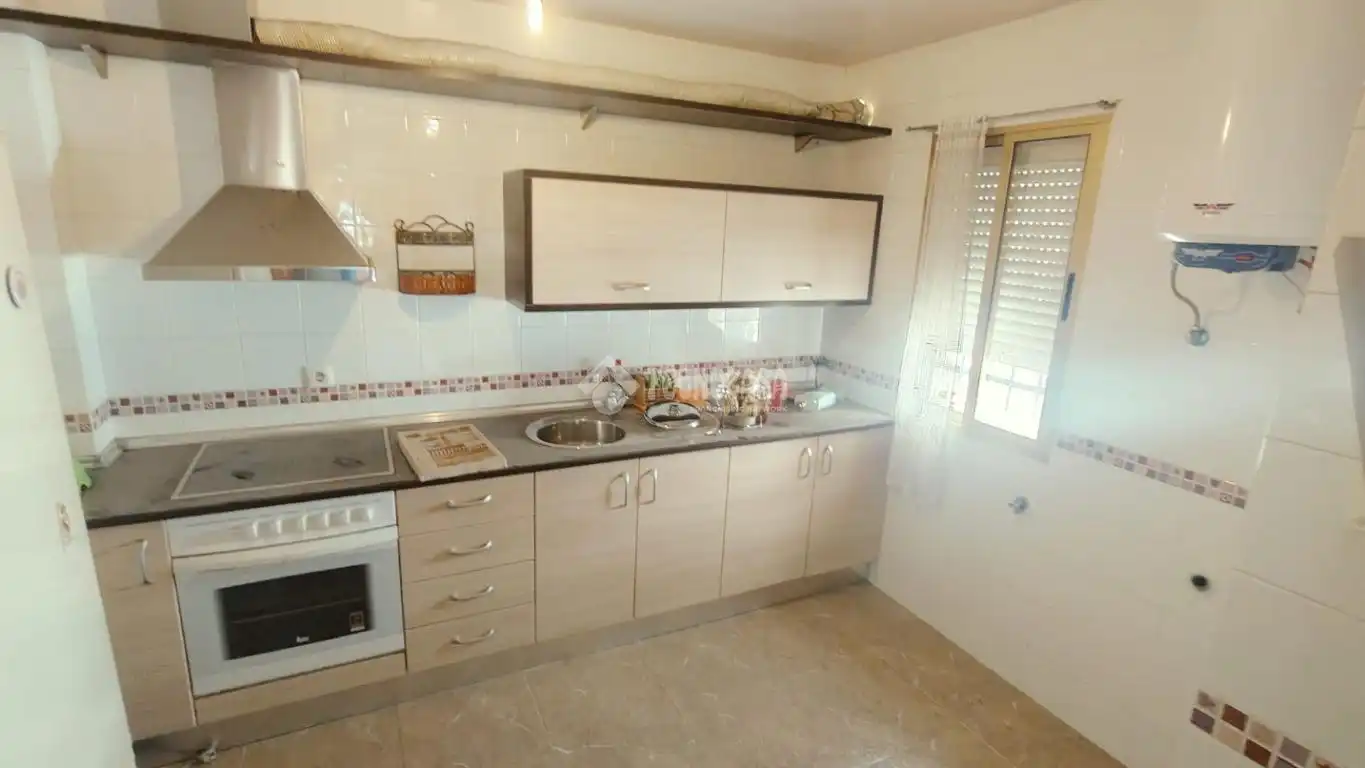 Küche von Wohnung zum Verkauf in Cantillana mit Klimaanlage und Heizung