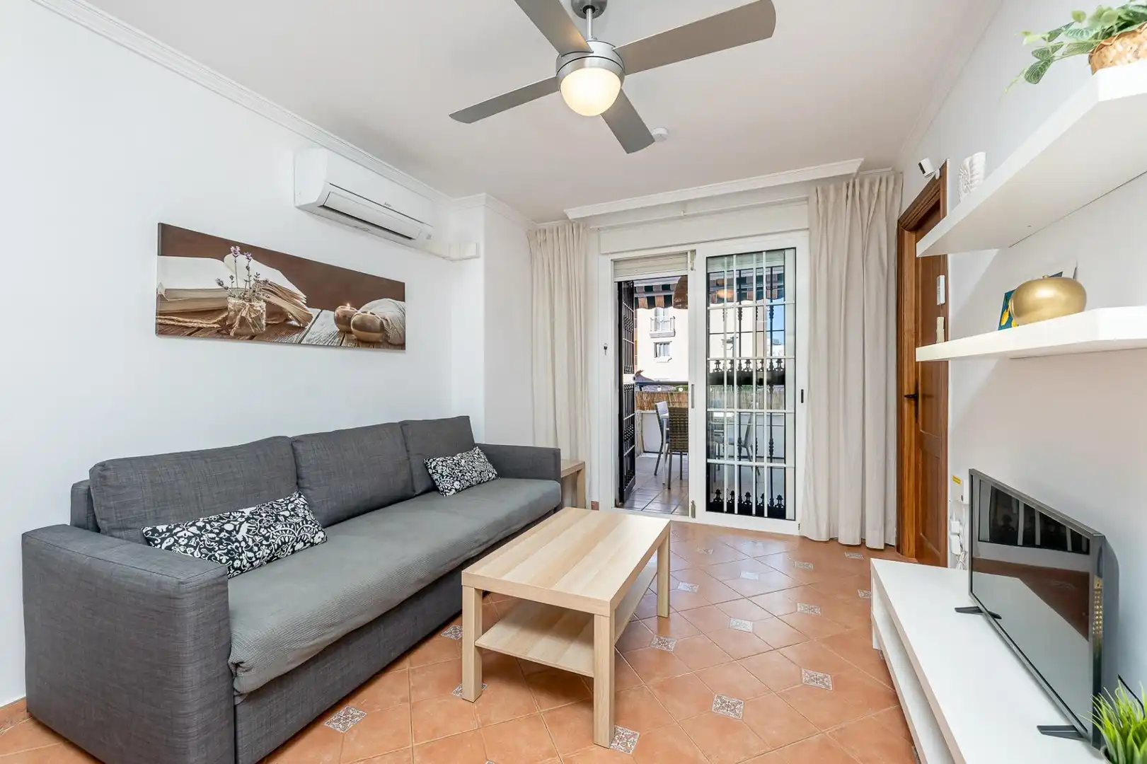 Apartament amb piscina en venda a Calle ALMUÑECAR, imagen 9