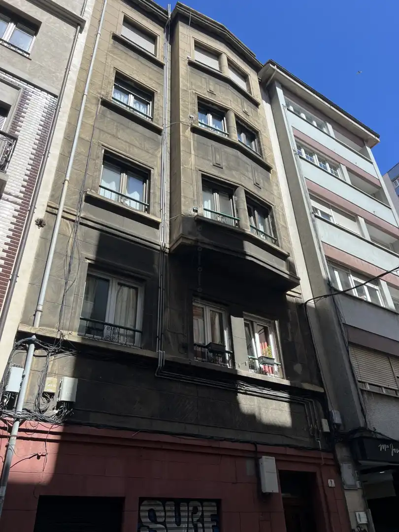 Vista exterior de Piso en venta en Gijón  con Calefacción