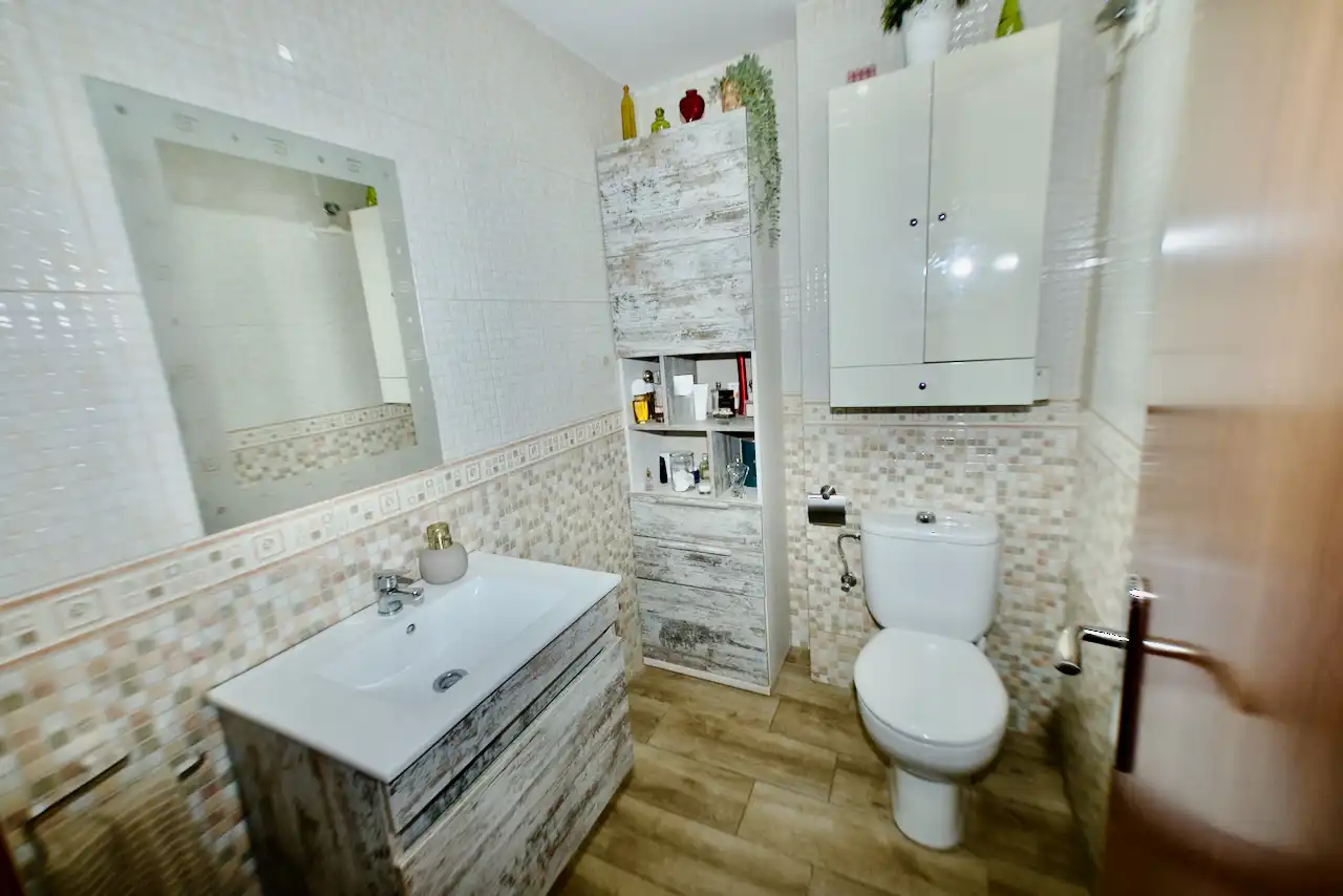 Baño de Planta baja en venta en Terrassa con Aire acondicionado, Calefacción y Parquet
