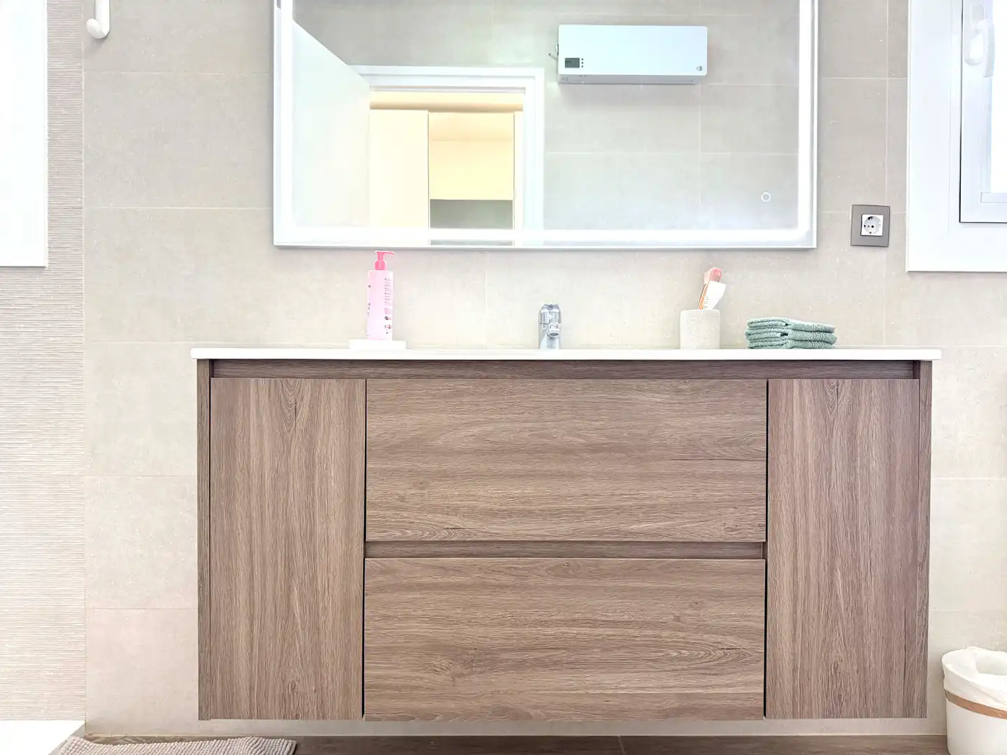 Badezimmer von Einfamilien-Reihenhaus zum Verkauf in Cambrils mit Klimaanlage, Heizung und Terrasse