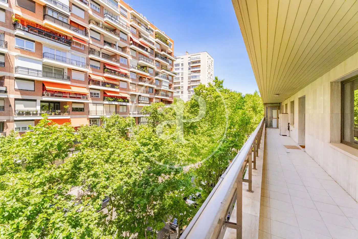 Vista exterior de Piso de alquiler en Madrid con Aire acondicionado, Calefacción y Jardín privado