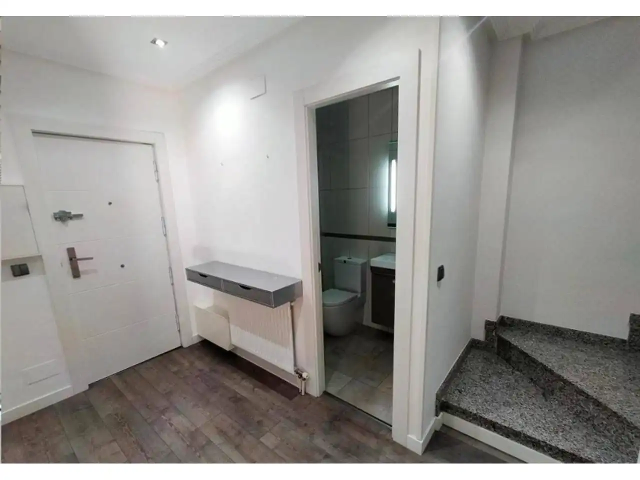 Bany de Casa o xalet en venda en Burgos amb Calefacció, Parquet i Terrassa