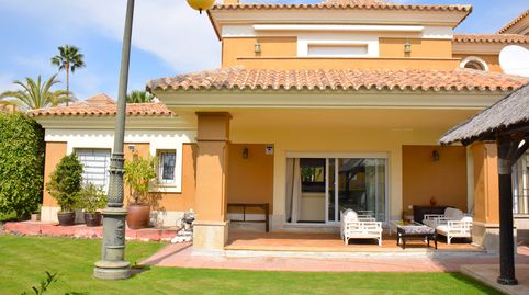 Foto 2 de Casa adosada en venta en Santa Clara, Marbella