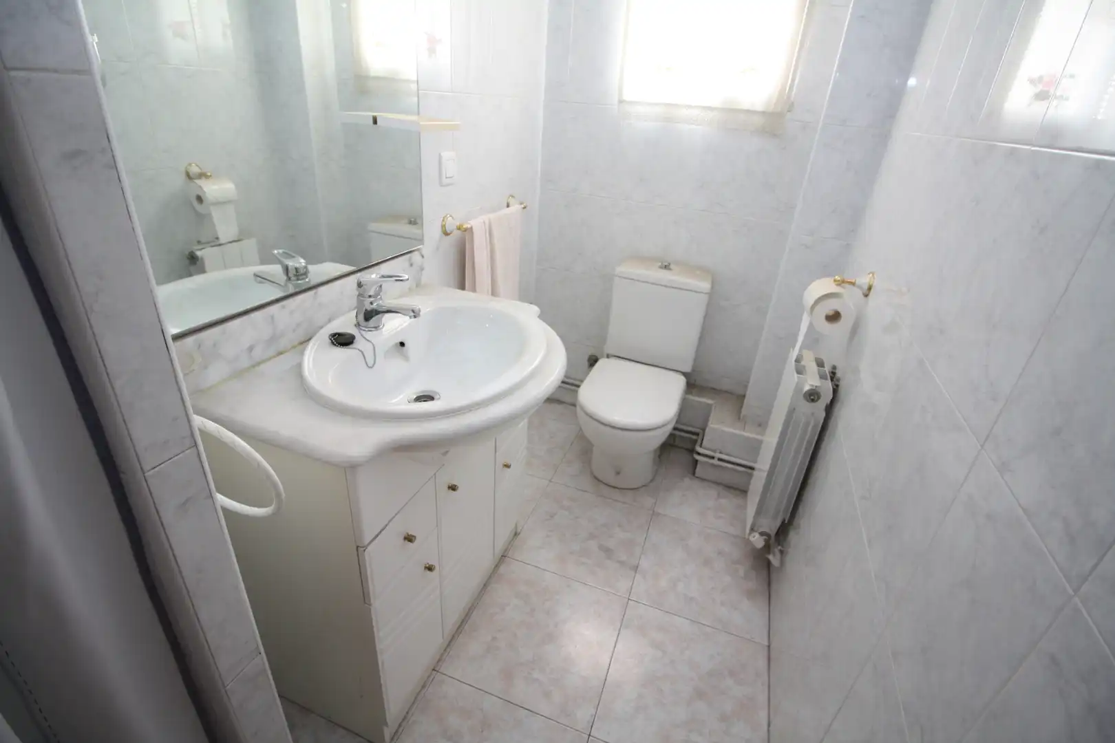 Badezimmer von Wohnung zum Verkauf in Valladolid mit Heizung, Terrasse und Ofen