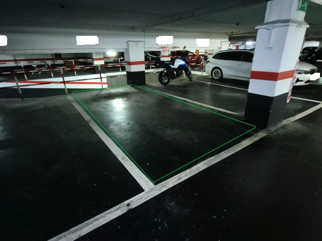 Aparcament de Garatge en venda en Bilbao  amb Alarma