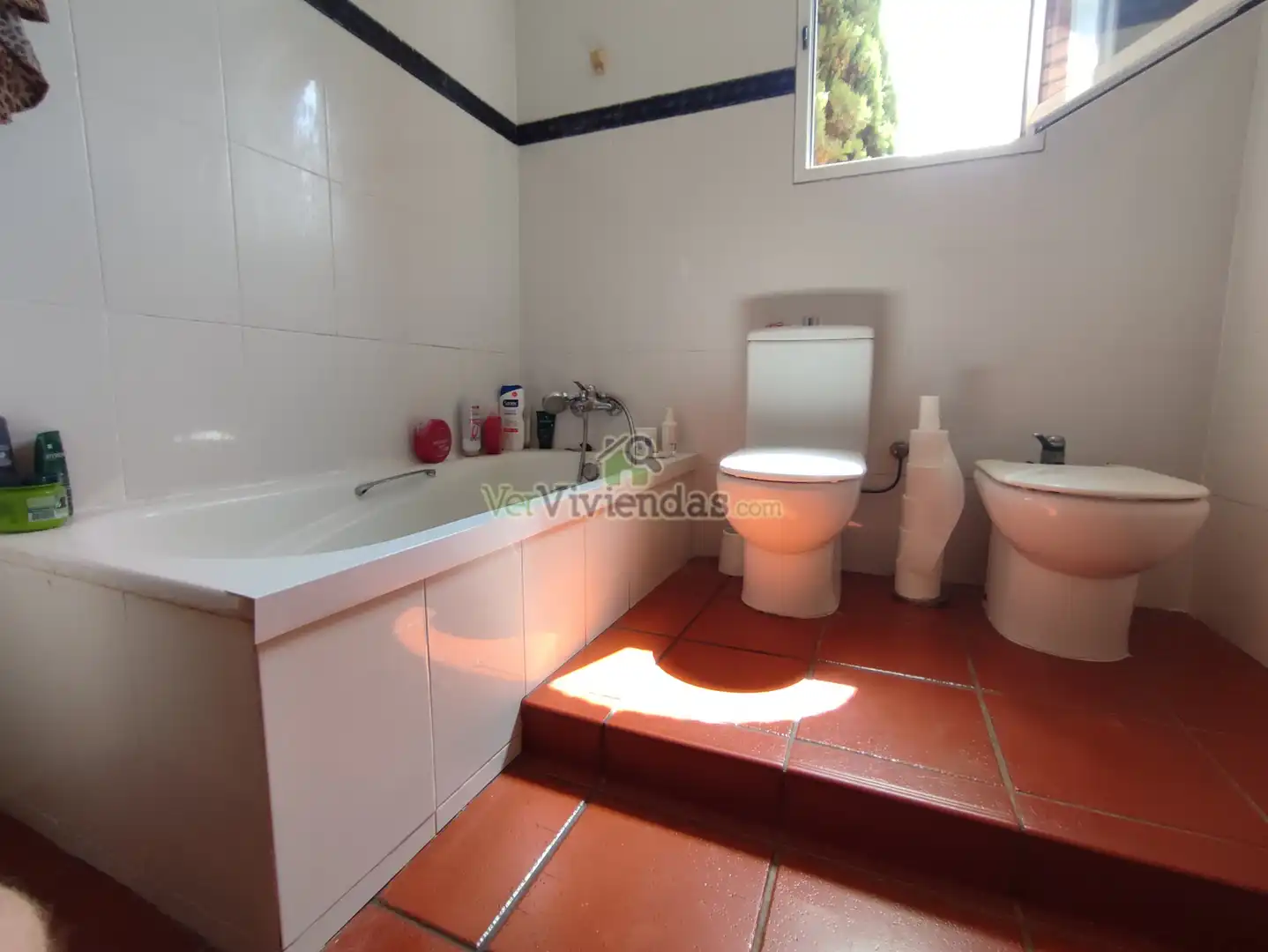 Bany de Casa o xalet en venda en Esparreguera amb Aire condicionat, Calefacció i Jardí privat