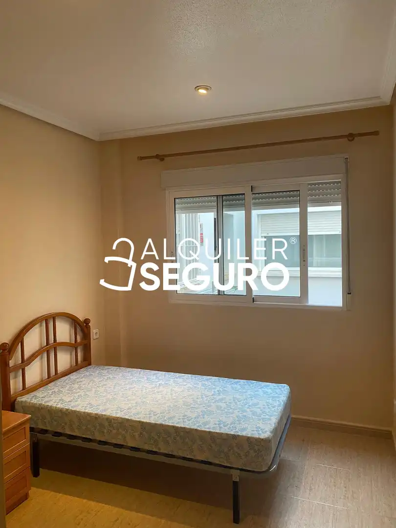 Habitación de Piso de alquiler en Murcia con Aire acondicionado y Amueblado