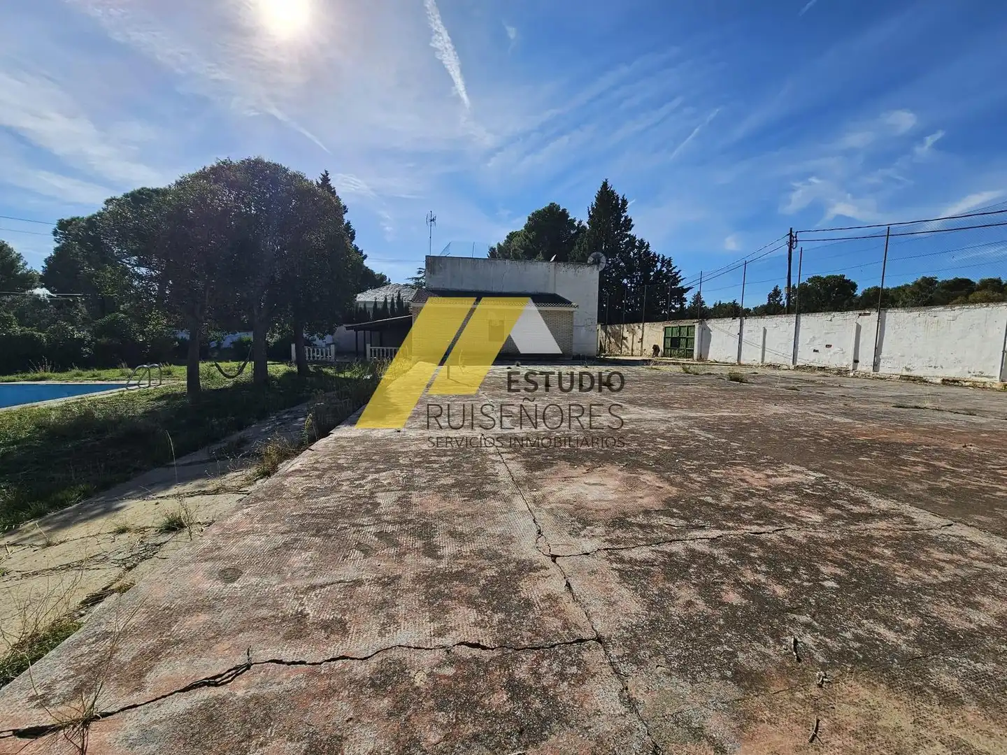 Aparcament de Casa o xalet en venda en Cuarte de Huerva amb Jardí privat, Terrassa i Traster
