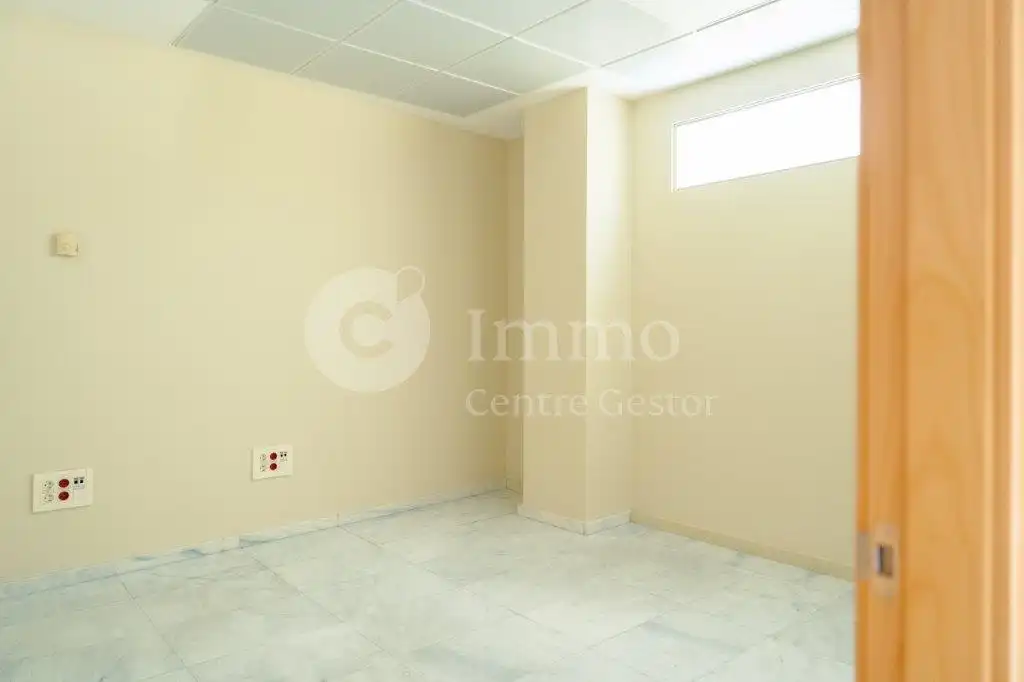 Büro zur Miete in Lleida mit Klimaanlage und Heizung