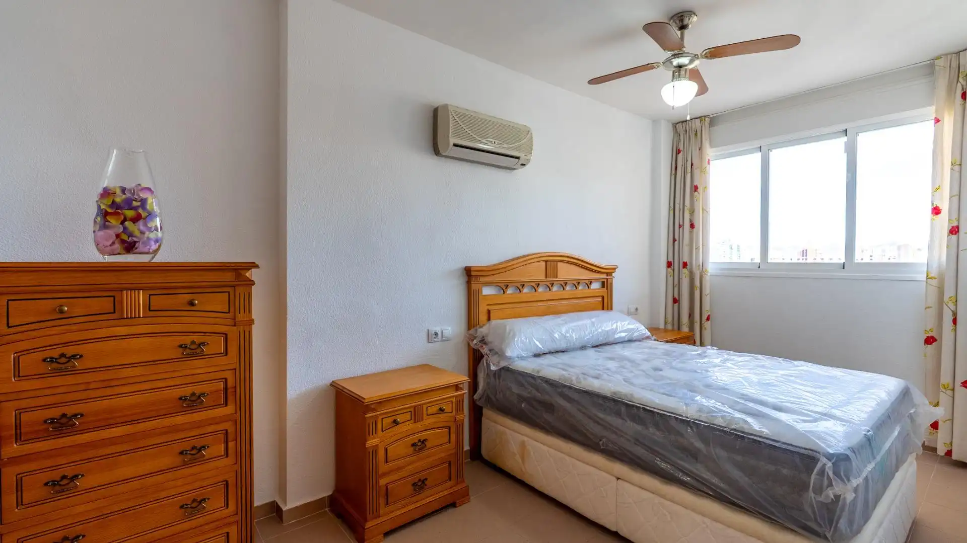 Bedroom of Attic for rent in Villajoyosa / La Vila Joiosa  with Air Conditioner, Heating and Private garden