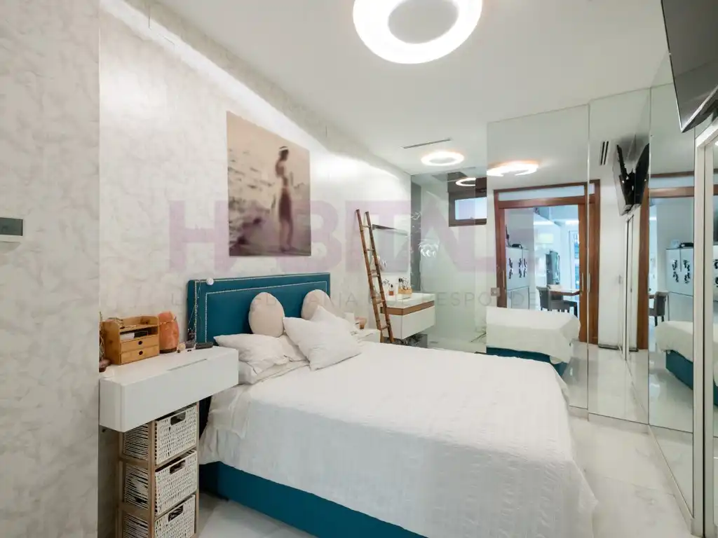 Habitación de Dúplex en venta en Valencia