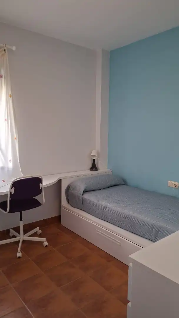 Schlafzimmer von Wohnungen zur Miete in Motril mit Klimaanlage, Heizung und Privatgarten