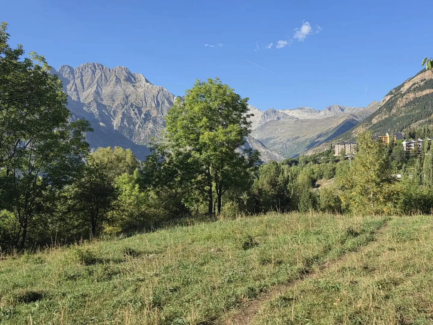 Lands and plots for sale in Benasque