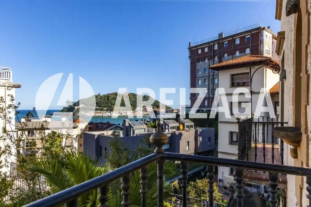 Vista exterior de Casa o chalet en venta en Donostia - San Sebastián  con Calefacción, Jardín privado y Terraza