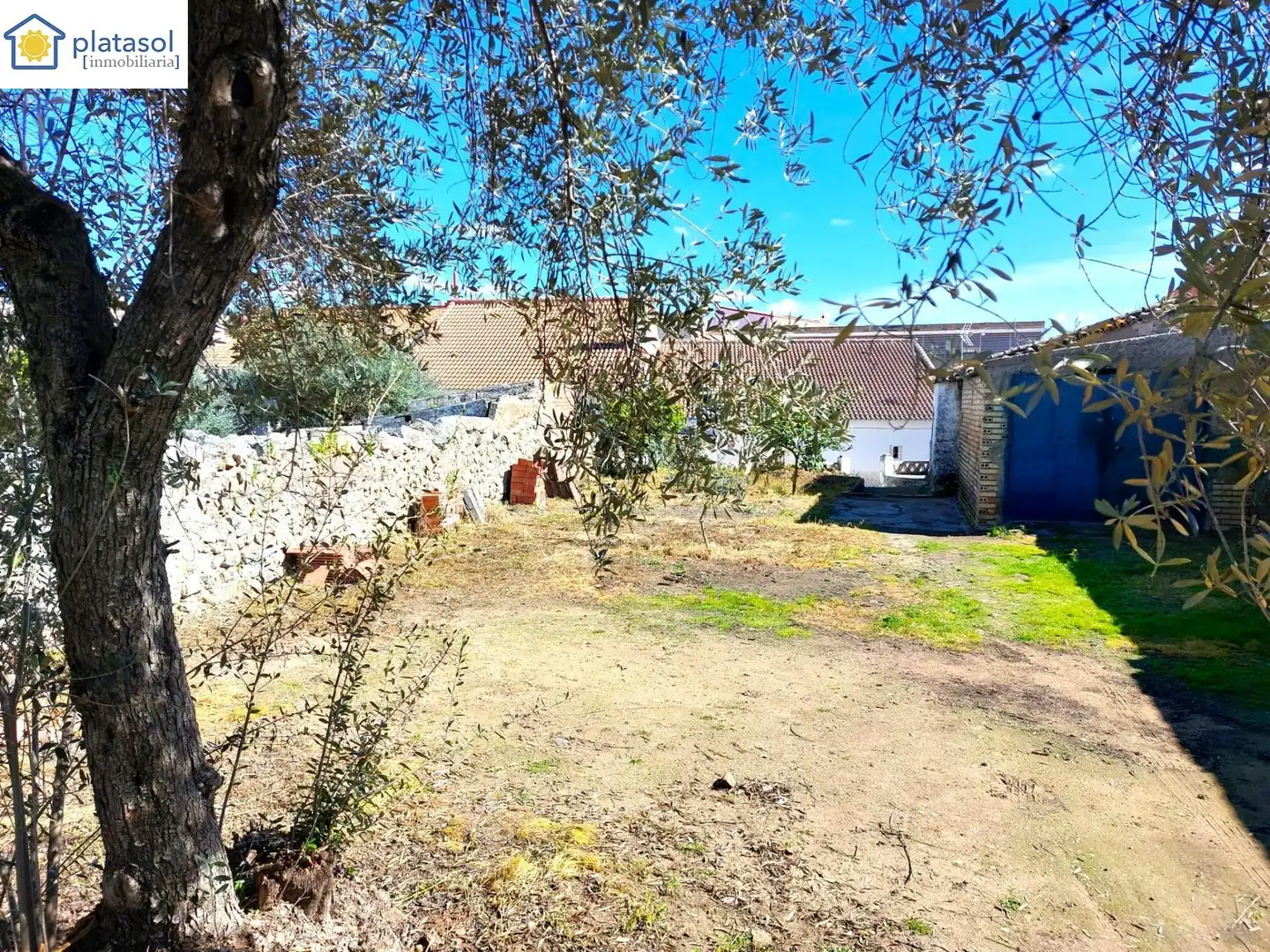 Haus oder Chalet zum Verkauf in El Garrobo mit Privatgarten